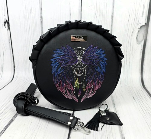 Torebka okrągła czarna z haftem skrzydeł z łapaczem snów