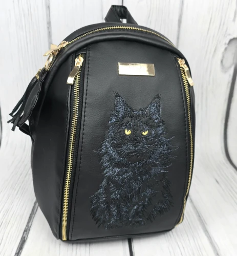  Plecak czarny z haftem kota maine coon