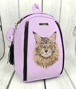 Plecak jasny fiolet z haftem kota maine coon