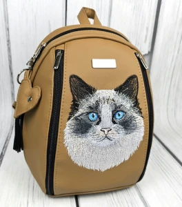  Plecak karmel z haftem kota ragdoll