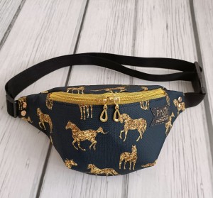 Nerka konie złote na czarnym M 