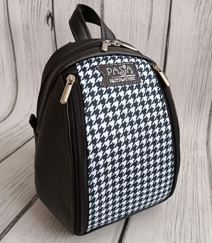 Plecak czarny z pepitką 