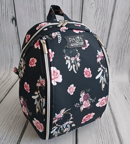 Plecak łapacze i róże na czarnym 