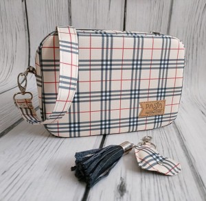 Torebka box kratka burberry 