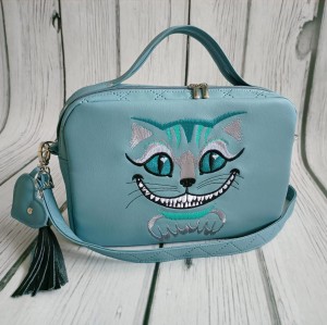 Torebka box niebieska z haftem kota 