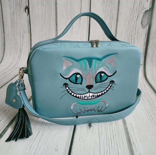 Torebka box niebieska z haftem kota 