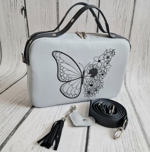 Torebka box szara z czarnym z haftem motyla kwiatowego