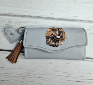  Portfel szary z haftem Chow Chow