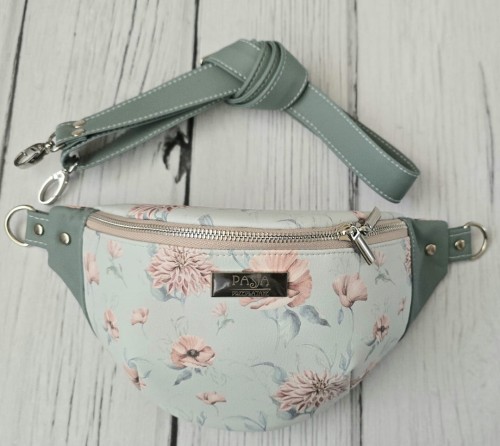 Nerka kwiaty na szałwii