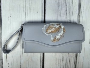  Portfel szary z haftem kapibary