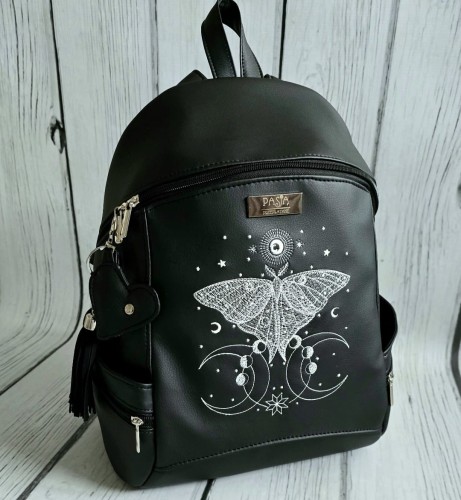 Plecak Abbey czarny z haftem ćmy 