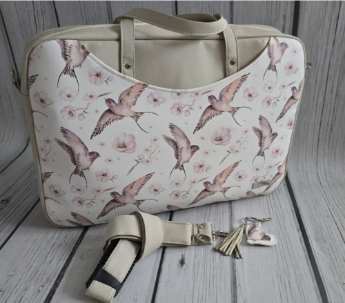 Torba na laptop ecru i jaskółki