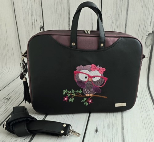 Torba na laptop fioletowo- czarna z haftem sowy