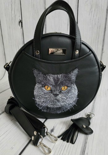 Torebka Magdalena czarna z haftem kota brytyjskiego