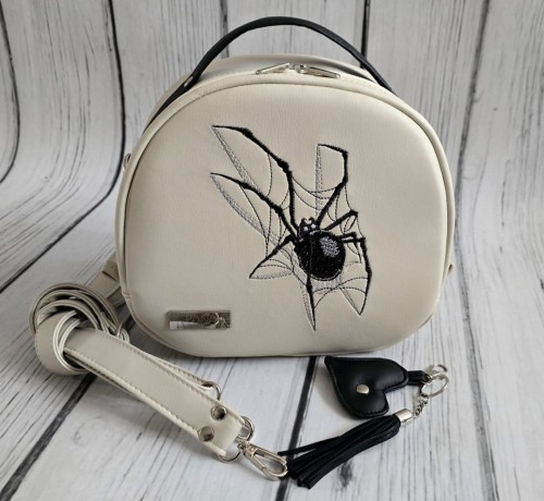 Torebka Hugo ecru z haftem czarnego pająka
