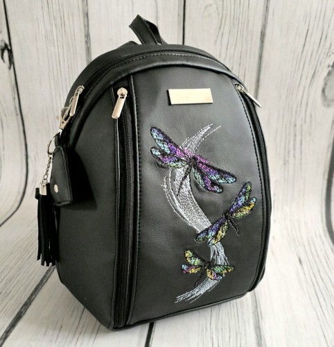  Plecak czarny z haftem ważek 