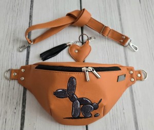 Nerka ruda z haftem pieska balonowego L