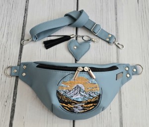 Nerka niebieska z haftem znaczka górskiego L