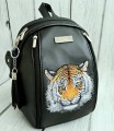  Plecak czarny z haftem tygrysa realistycznego 