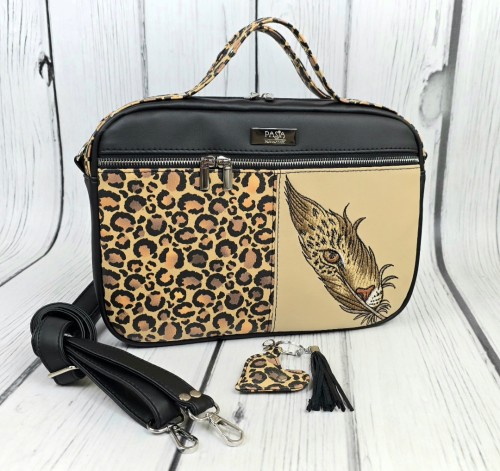 Torebka box A4 leopard w piórku