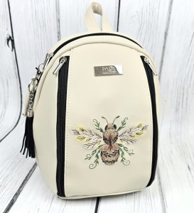  Plecak ecru z haftem pszczoły  L 