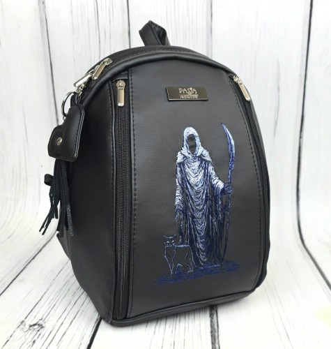  Plecak czarny z haftem mrocznego żniwiarza  L  